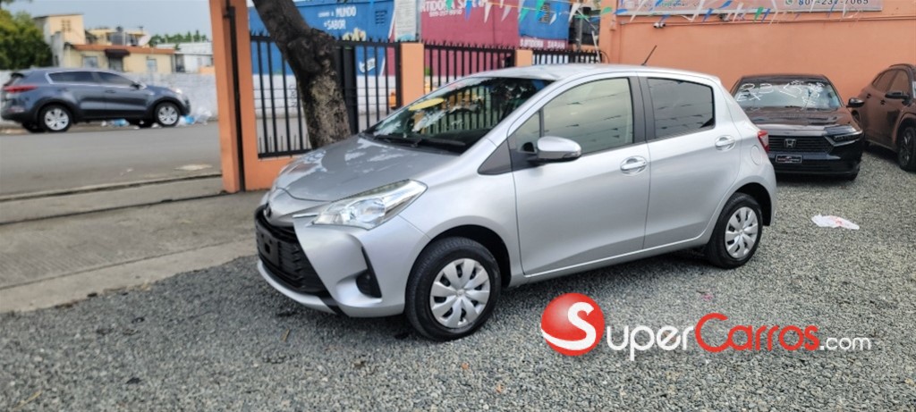 2019 Toyota VITZ — foto 2 / 12
