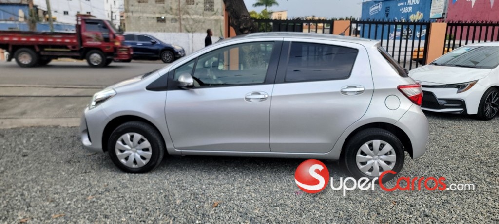 2019 Toyota VITZ — foto 6 / 12