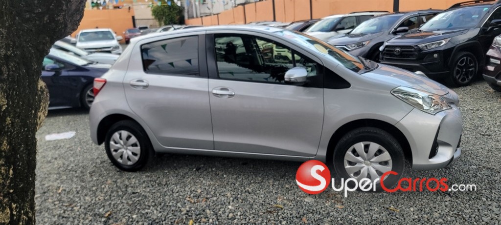 2019 Toyota VITZ — foto 7 / 12