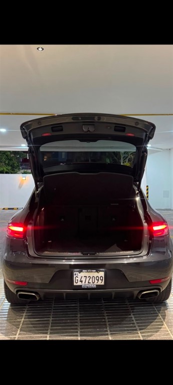 2019 Porsche Macan — foto 7 / 12