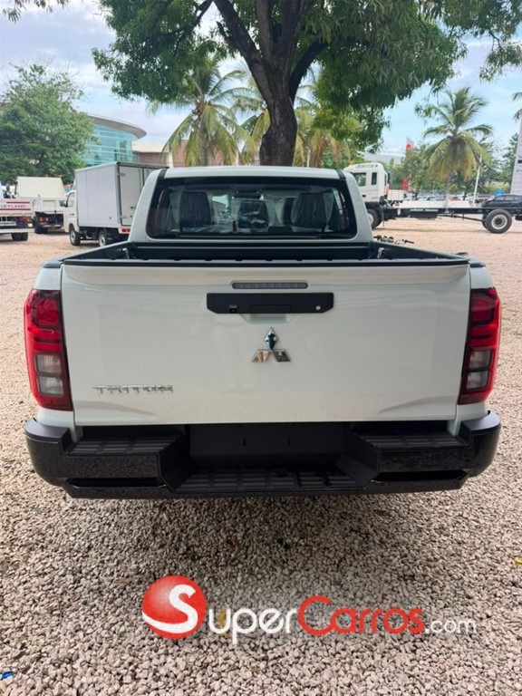 2027 Mitsubishi Motors L 200 Triton — foto 6 / 11
