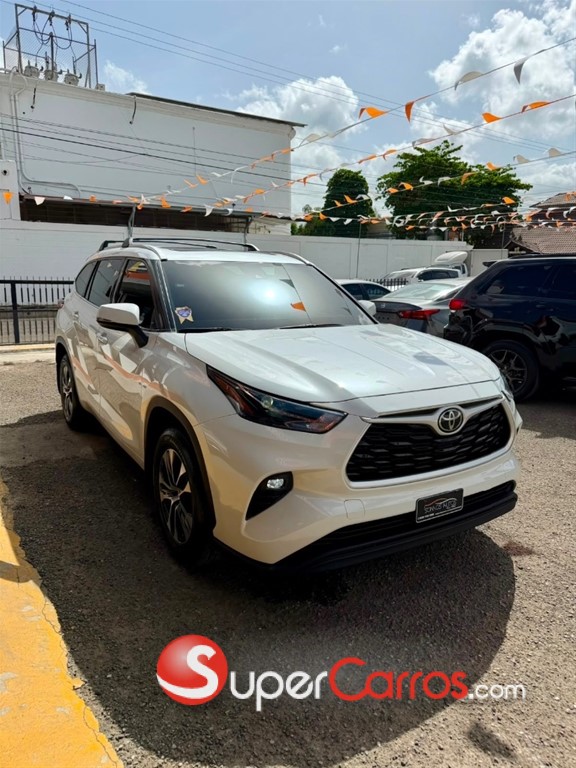 2022 Toyota Highlander XLE — foto 2 / 12