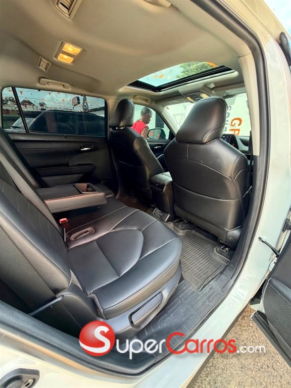 2022 Toyota Highlander XLE — foto 8 / 12