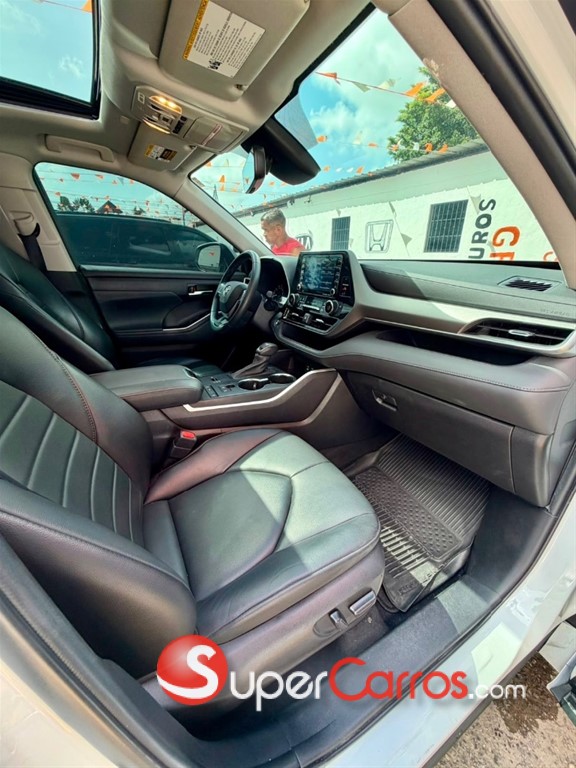 2022 Toyota Highlander XLE — foto 10 / 12