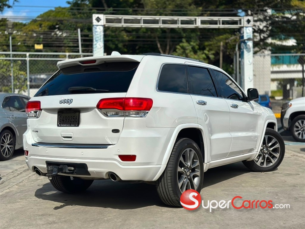 2017 Jeep Grand Cherokee Overland — foto 4 / 12