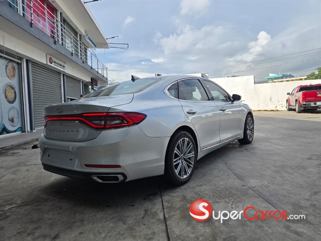 2018 Hyundai Grandeur — foto 4 / 11