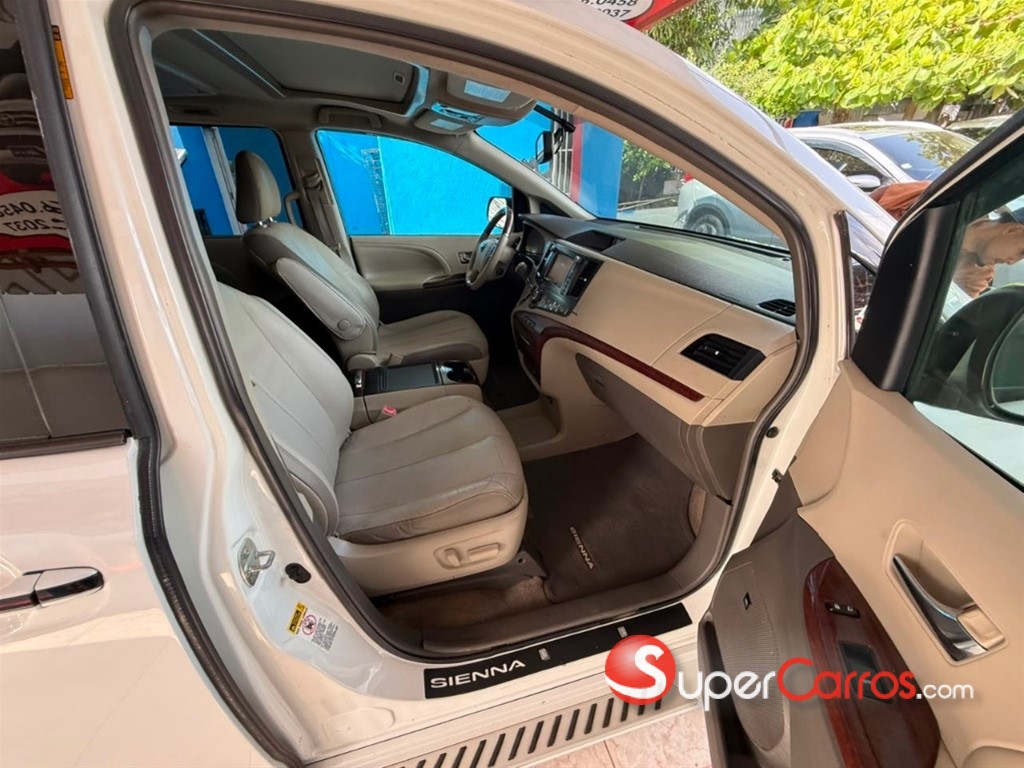 2013 Toyota Sienna Limited — foto 8 / 11