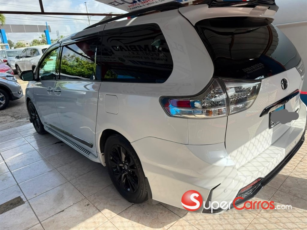 2013 Toyota Sienna Limited — foto 9 / 11