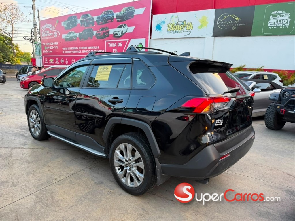 2025 Toyota RAV4 XLE — foto 6 / 8