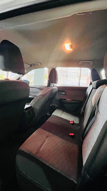 2025 Nissan X-Trail Advance — foto 6 / 10