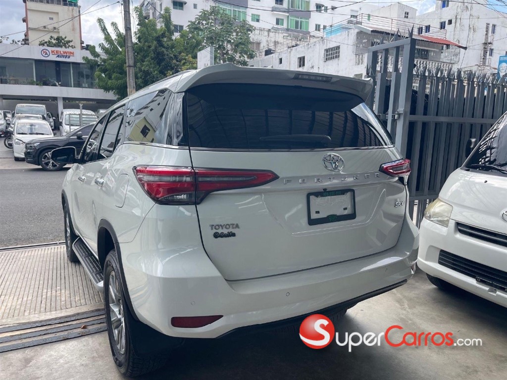 2023 Toyota Fortuner — foto 6 / 7
