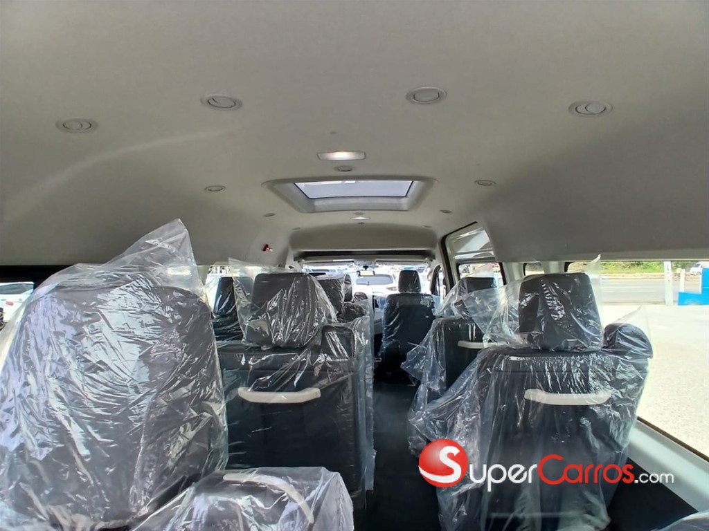 2026 Toyota Hiace — foto 9 / 11