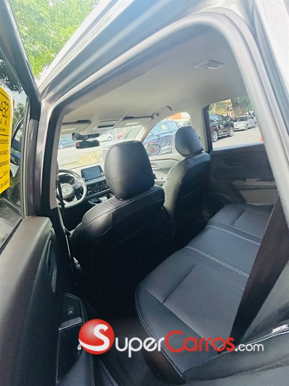 2021 Nissan Rogue S — foto 2 / 12