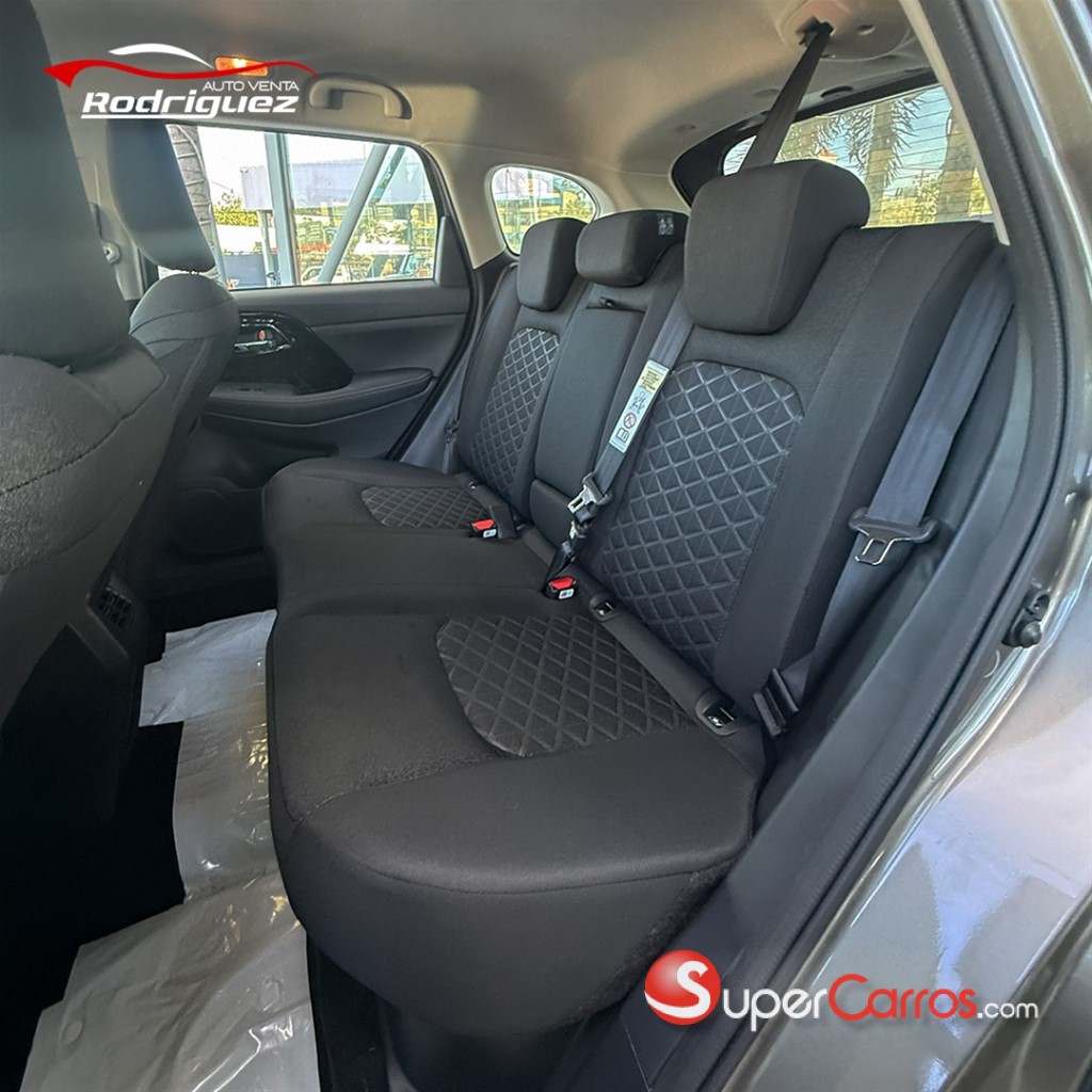 2027 Suzuki Vitara A-Cross GL — foto 8 / 10