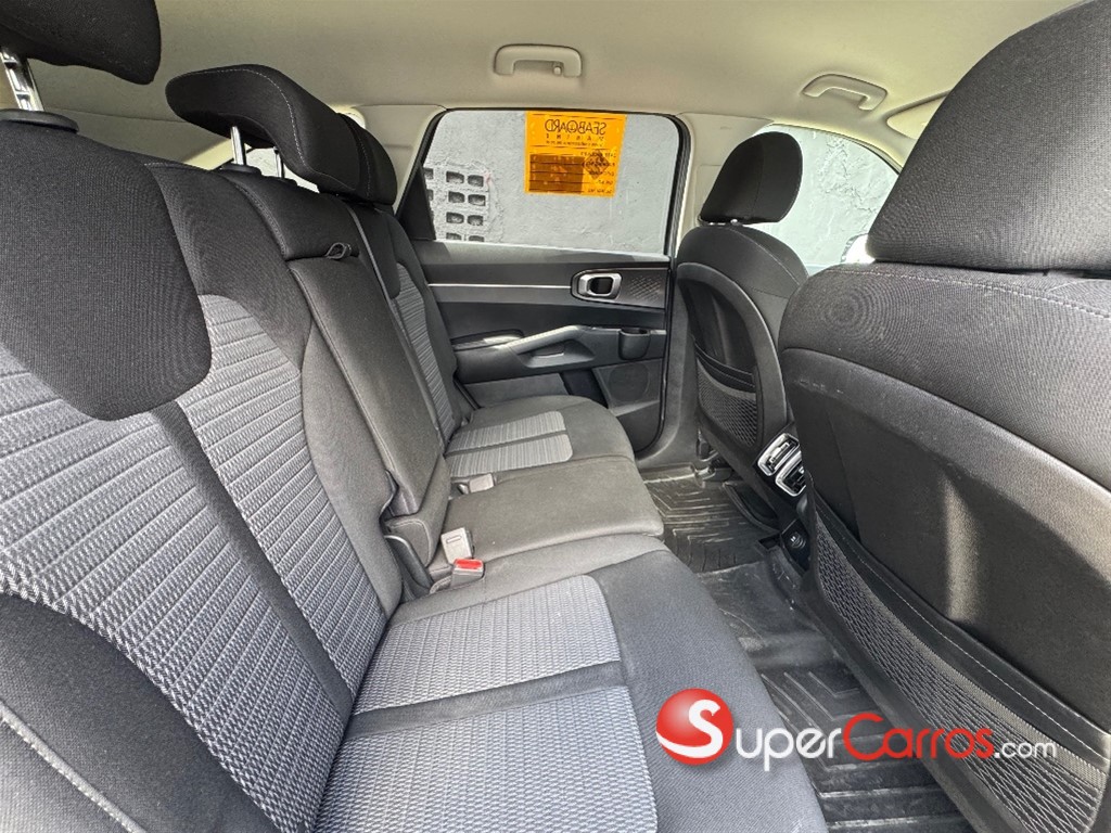 2021 Kia Sorento LX — foto 8 / 8