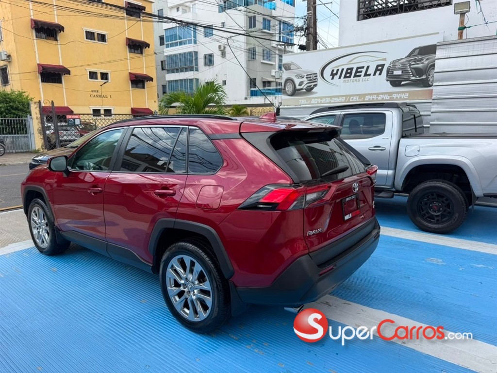 2021 Toyota RAV4 XLE — foto 3 / 12