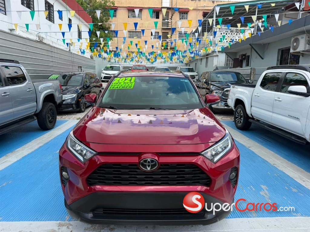 2021 Toyota RAV4 XLE — foto 5 / 12