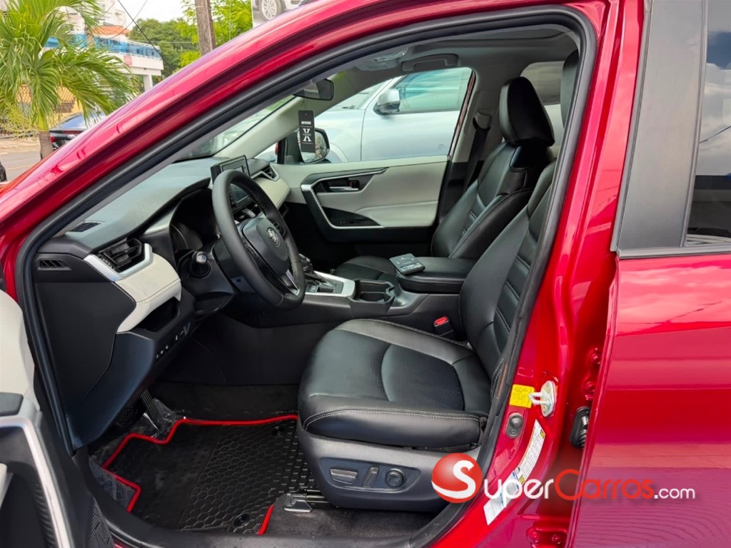 2021 Toyota RAV4 XLE — foto 7 / 12