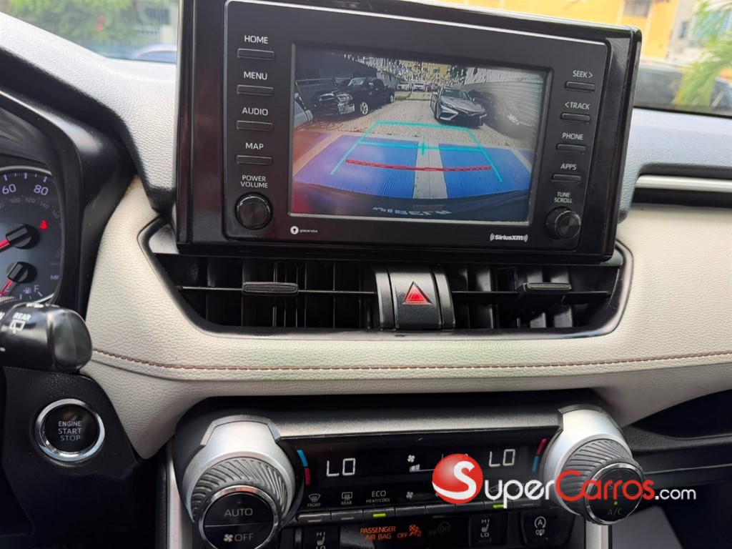 2021 Toyota RAV4 XLE — foto 10 / 12