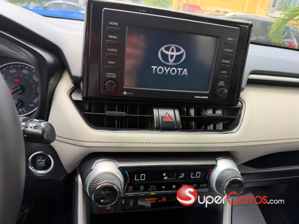 2021 Toyota RAV4 XLE — foto 11 / 12