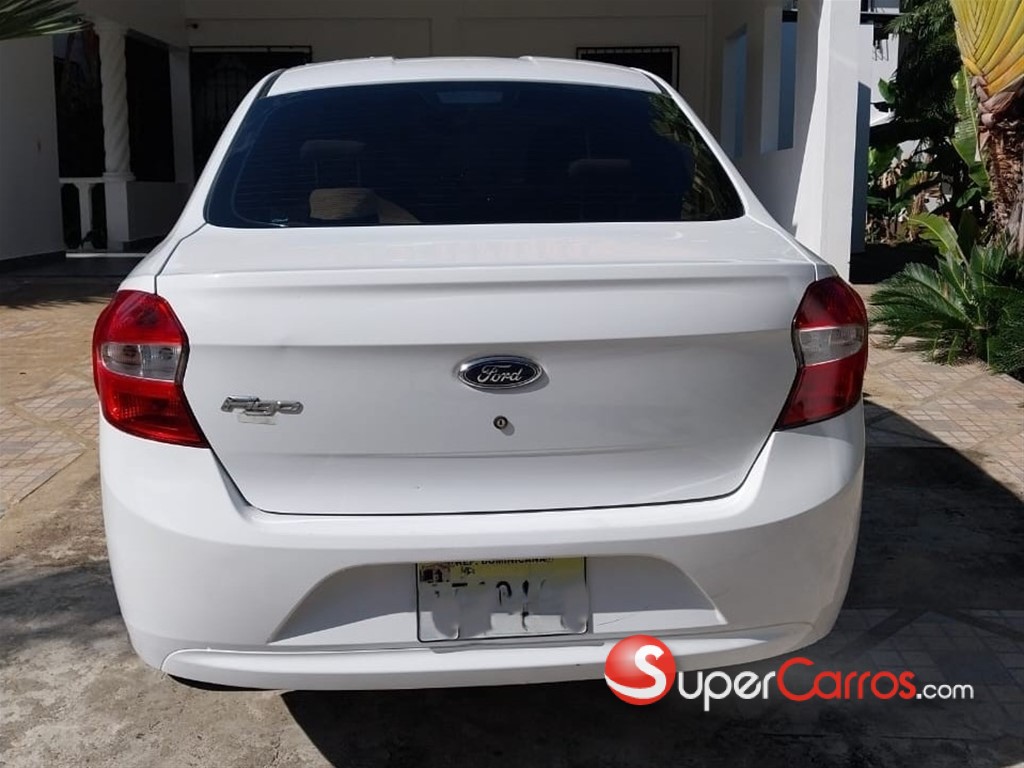 2017 Ford Figo — foto 4 / 10