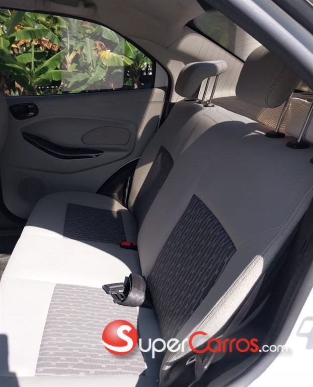 2017 Ford Figo — foto 8 / 10