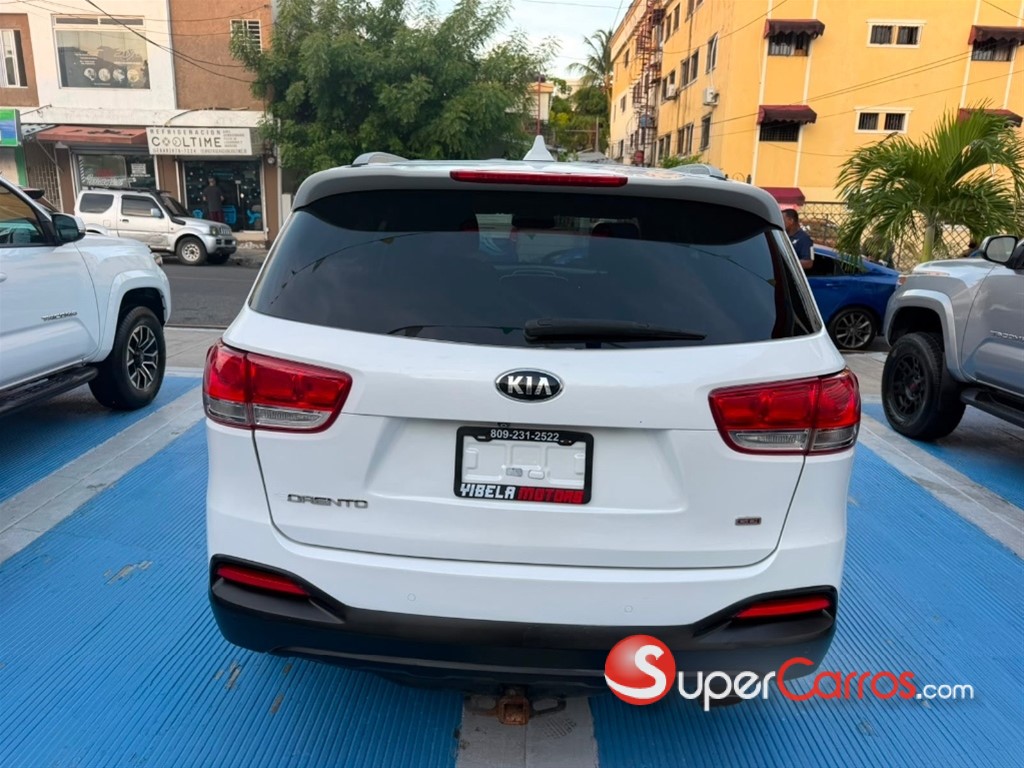 2017 Kia Sorento — foto 6 / 12