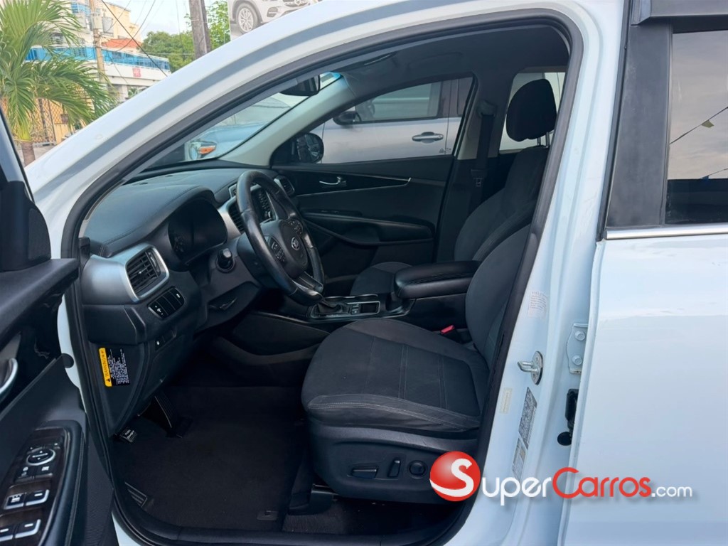 2017 Kia Sorento — foto 7 / 12