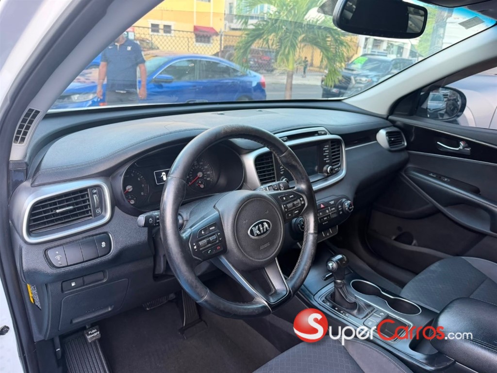 2017 Kia Sorento — foto 9 / 12