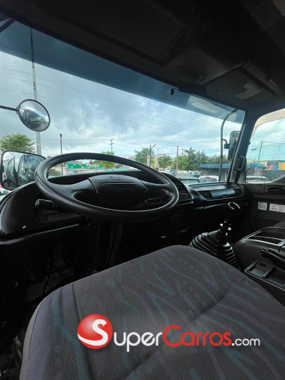 2006 Isuzu Camion Refrigerado — foto 8 / 12