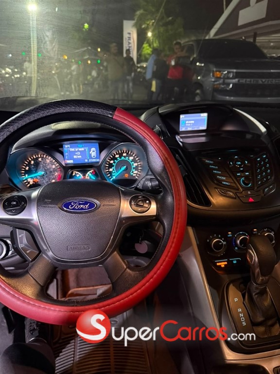 2015 Ford Escape SE — foto 2 / 10