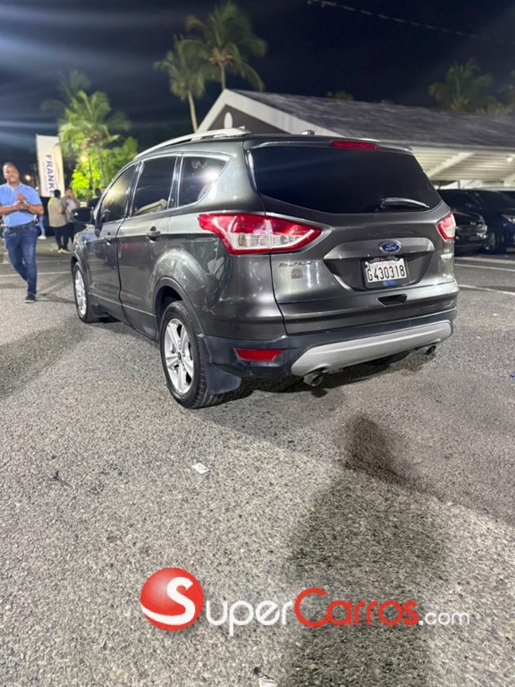 2015 Ford Escape SE — foto 7 / 10