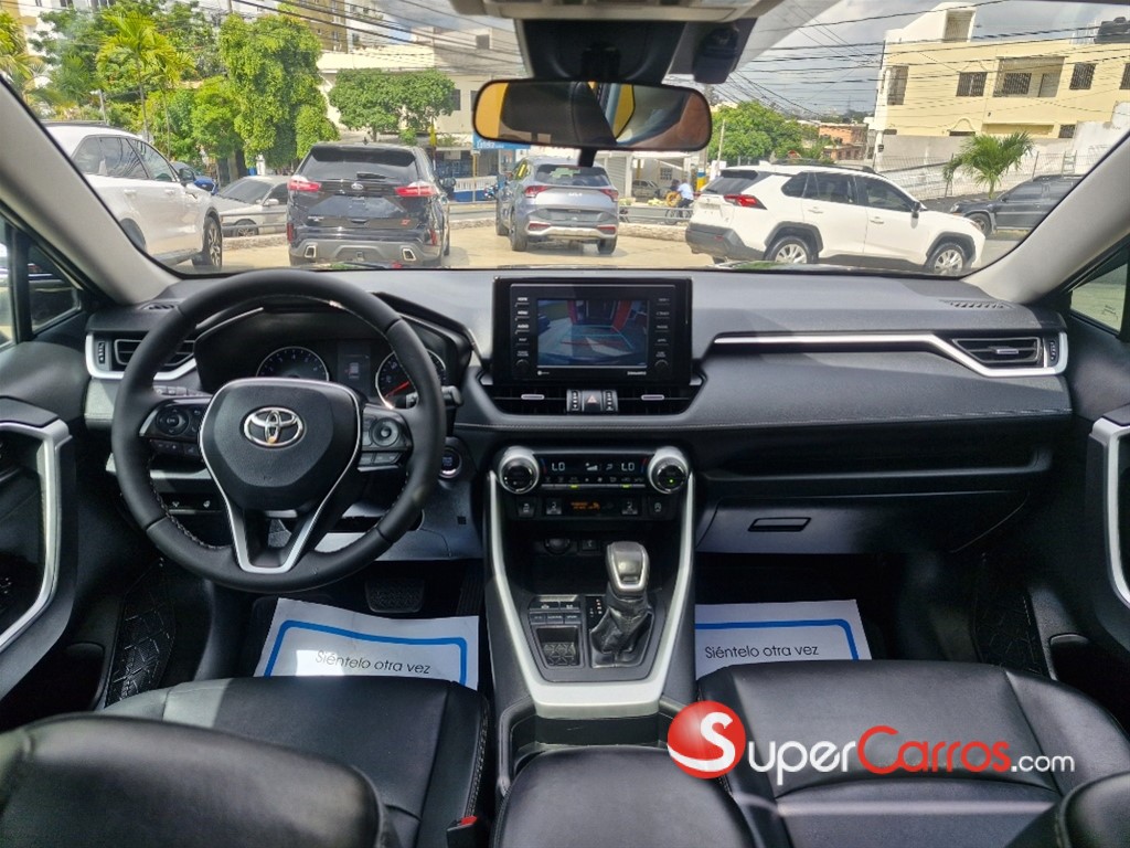 2021 Toyota RAV4 XLE Premium — foto 2 / 12