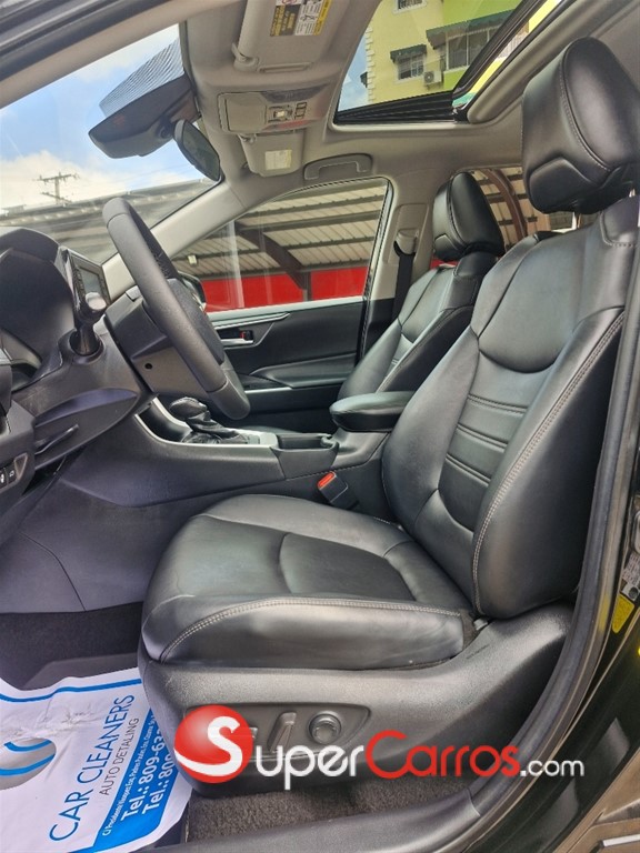 2021 Toyota RAV4 XLE Premium — foto 3 / 12