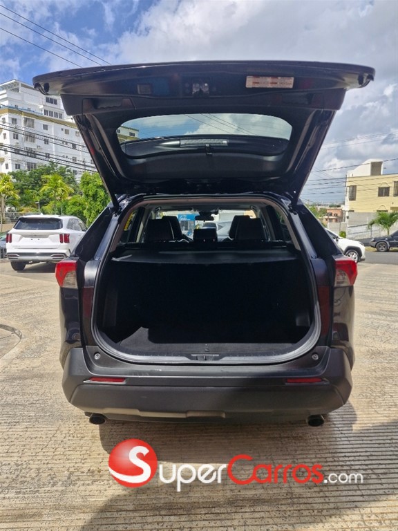 2021 Toyota RAV4 XLE Premium — foto 5 / 12