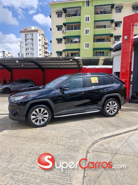 2021 Toyota RAV4 XLE Premium — foto 8 / 12