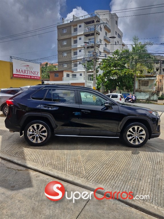 2021 Toyota RAV4 XLE Premium — foto 10 / 12
