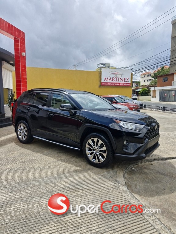 2021 Toyota RAV4 XLE Premium — foto 11 / 12