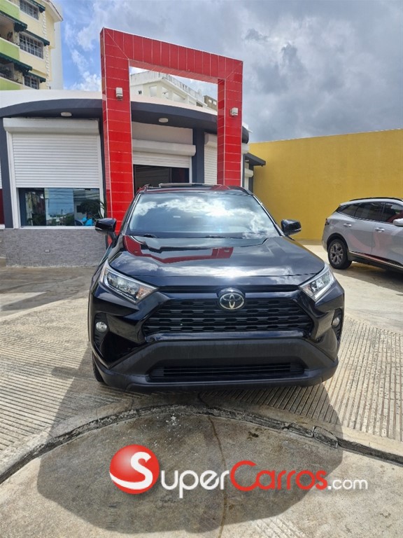 2021 Toyota RAV4 XLE Premium — foto 12 / 12