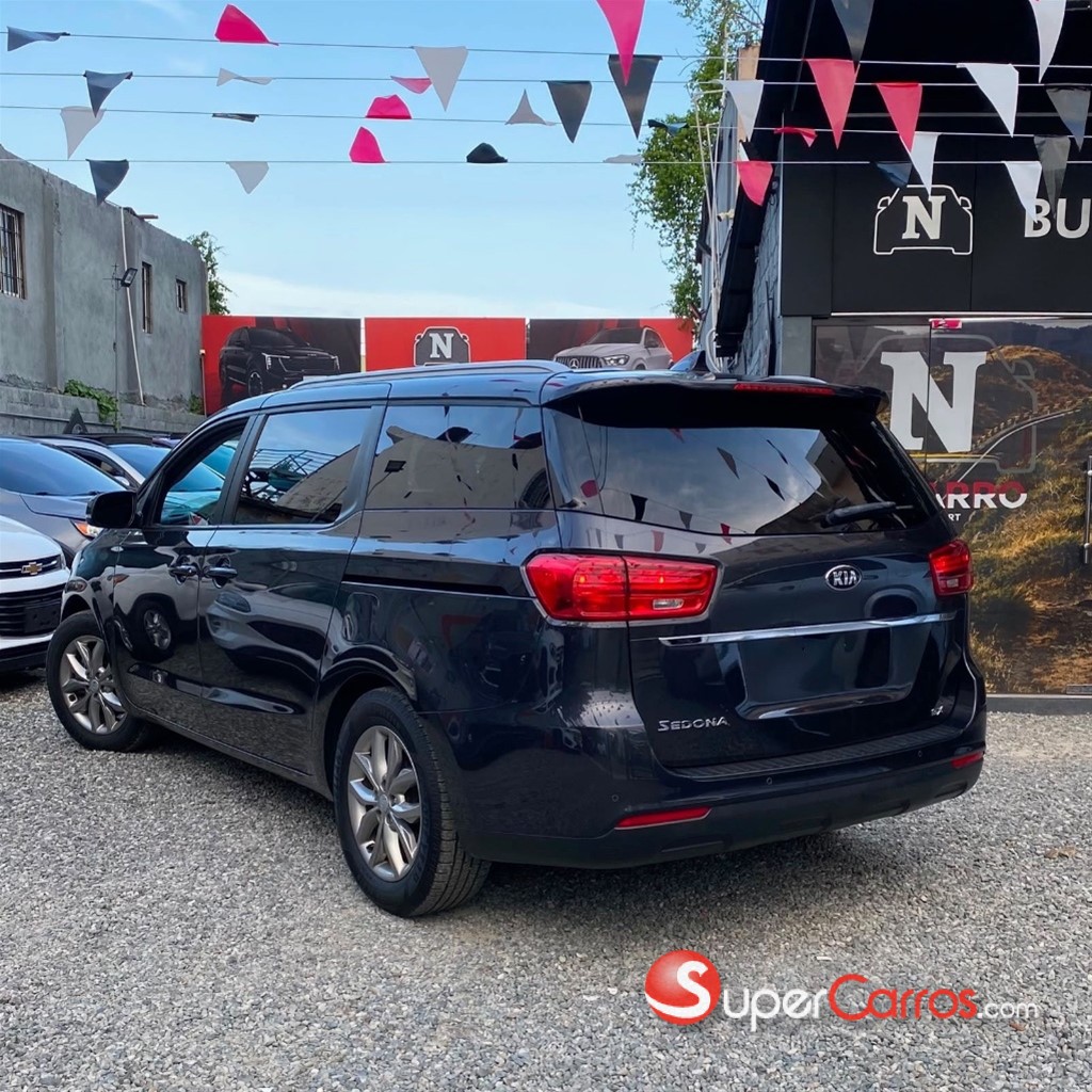 2020 Kia Sedona EX — foto 10 / 12