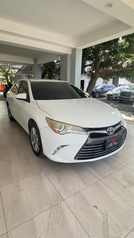 2015 Toyota Camry LE — foto 2 / 12