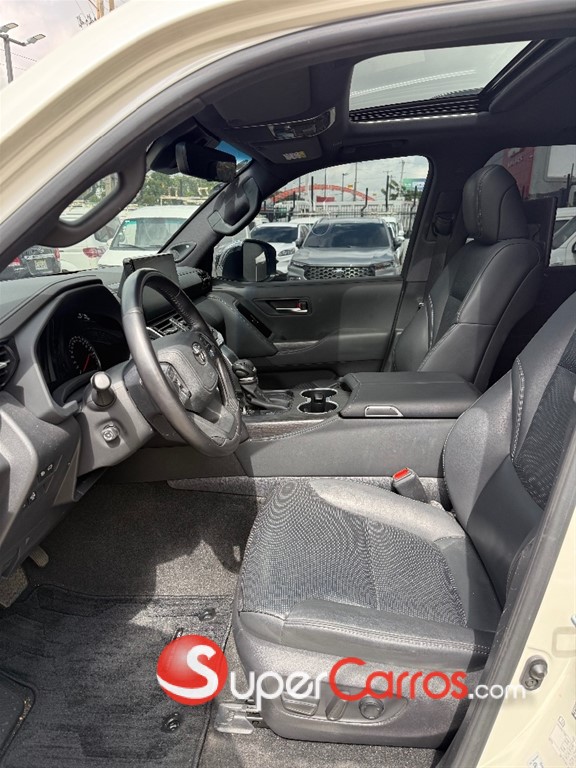 2023 Toyota Land Cruiser 300 VX-R — foto 10 / 12