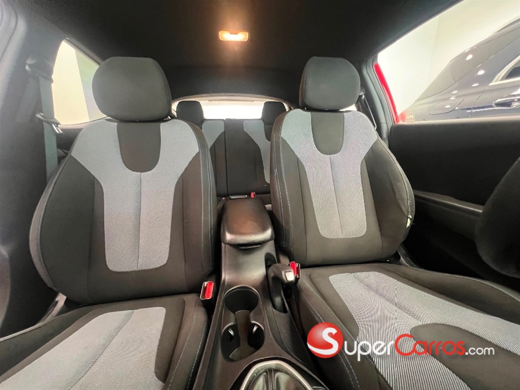 2020 Hyundai Veloster — foto 10 / 12