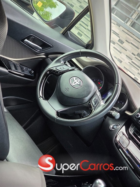 2021 Toyota C-HR LIMITED — foto 7 / 12