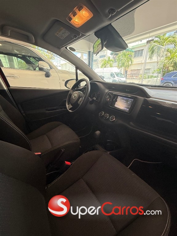 2019 Toyota VITZ — foto 7 / 12