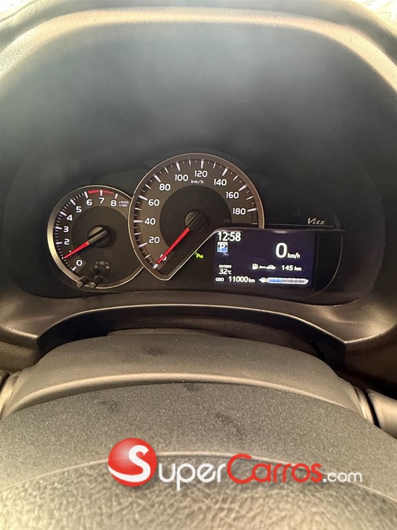 2019 Toyota VITZ — foto 9 / 12