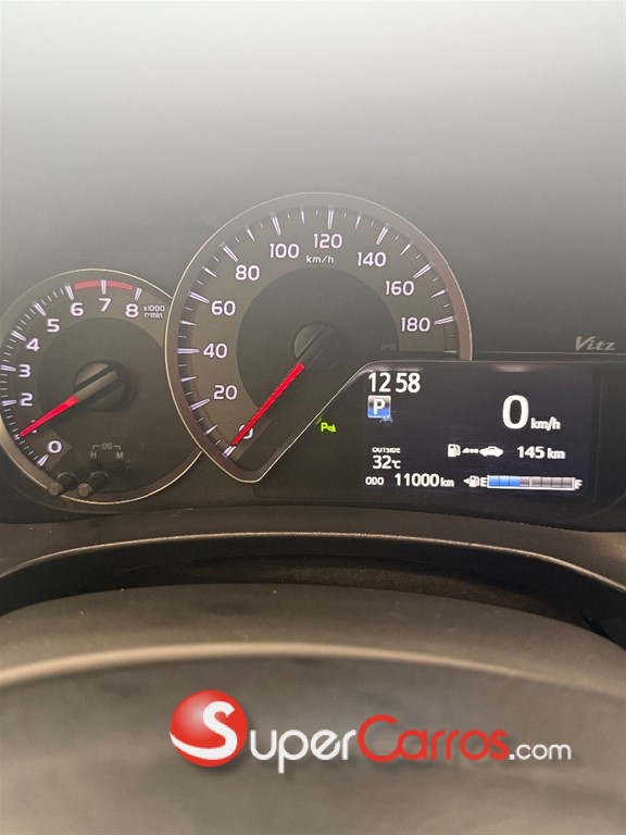 2019 Toyota VITZ — foto 10 / 12