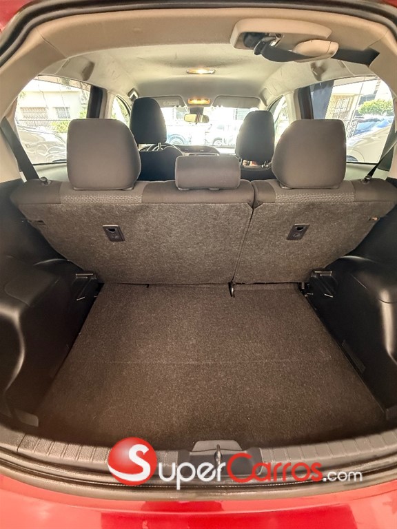 2019 Toyota VITZ — foto 12 / 12