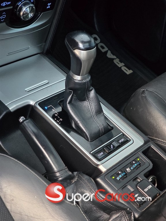 2018 Toyota Land Cruiser Prado VXL — foto 8 / 12
