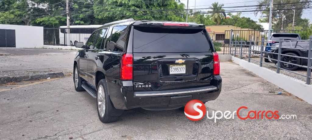 2016 Chevrolet Tahoe LTZ — foto 6 / 12